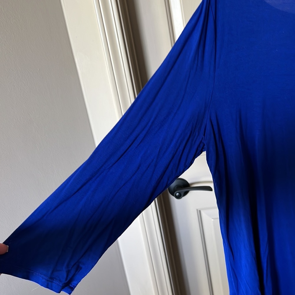 Blue top - Picture 3 of 3